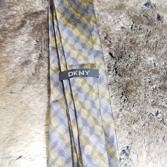 DKNY Silk Tie - Picture 2 of 4