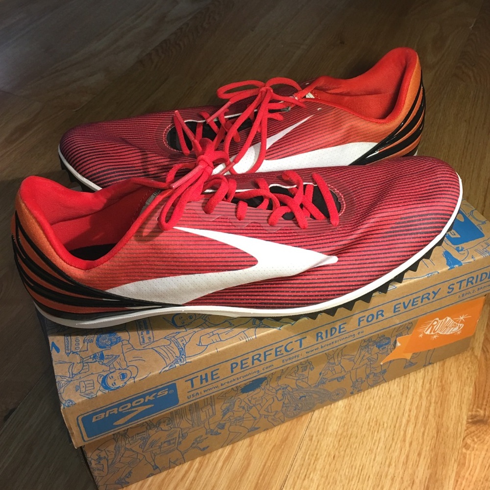 BROOKS running shoes NIB! RED size 9.5