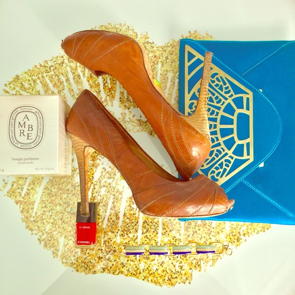 L.A.M.B. Retro Hidden Platform Heels - Picture 2 of 4