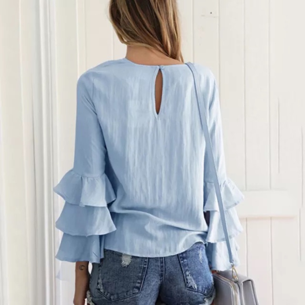 The Gwyneth Paltrow bell sleeve top - Picture 2 of 4