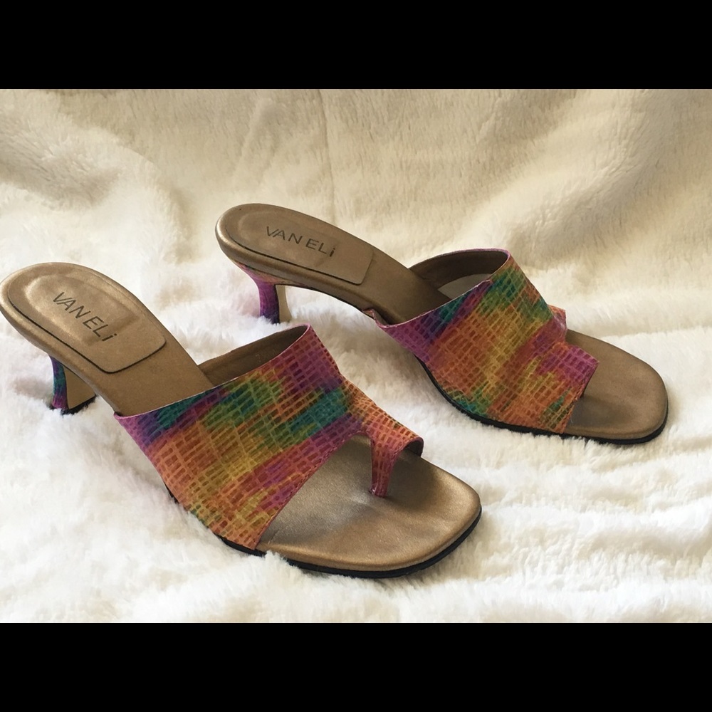 Multi colored sandal with kitten heel size 7 1/2
