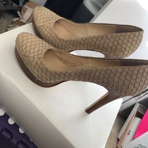 Light taup Pumps {heels}