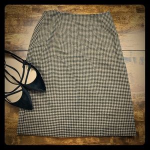SOLD! Ann Taylor tweed pencil skirt size 4