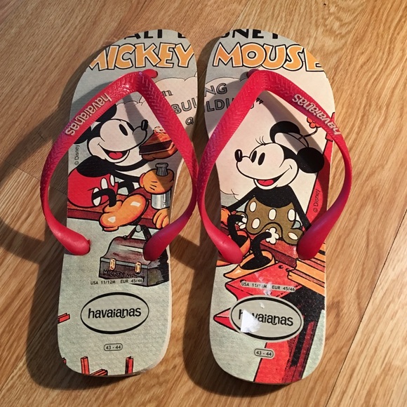 Disney Christmas 2025 Lil Rin Rin Plush Badge Red New