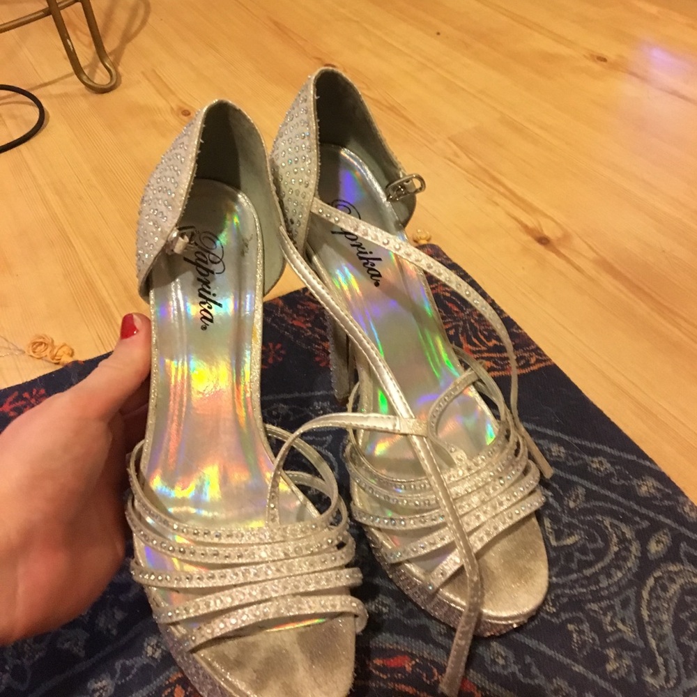 BEAUIFUL BEDAZZLED FORMAL SHOES