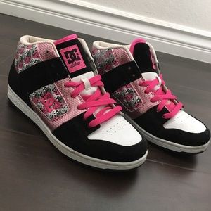 Hi-top Skater Shoes
