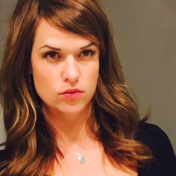 Meet your Posher, Candice - Picture 1 of 1