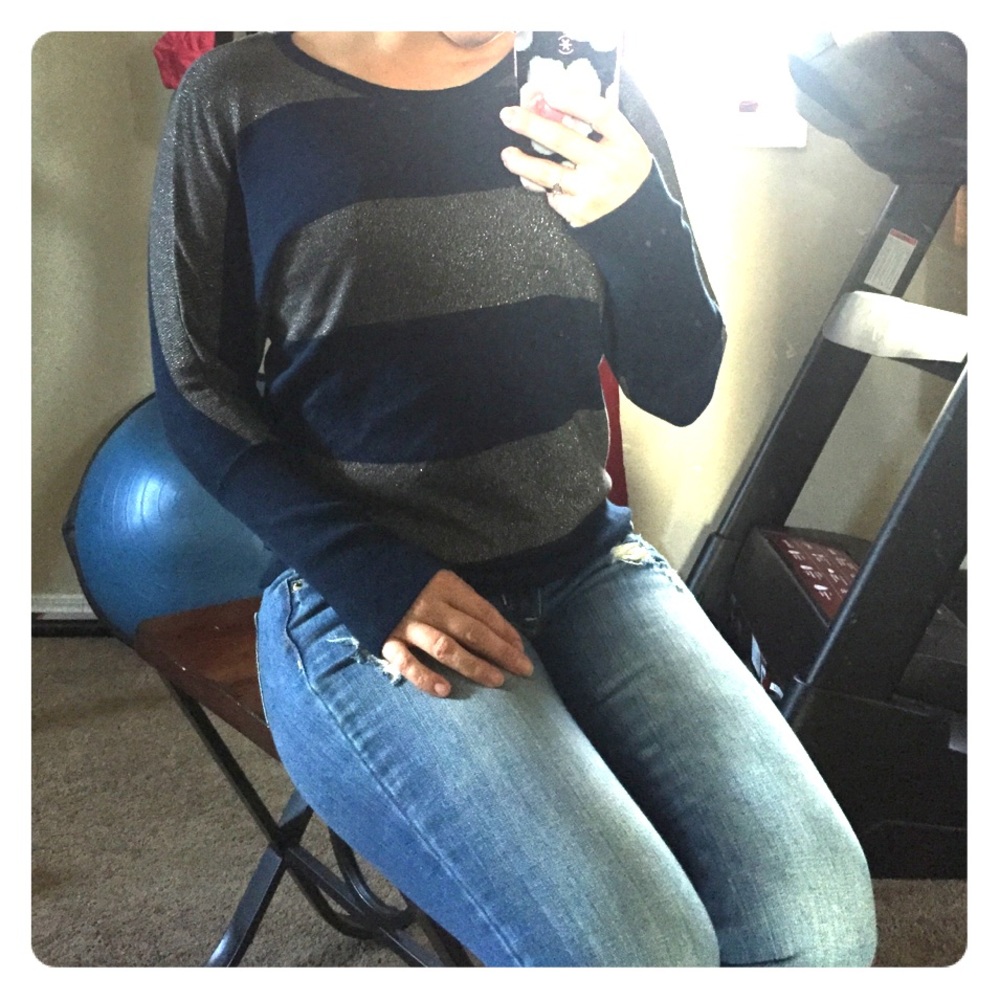 ⚫️Navy and silver sweater