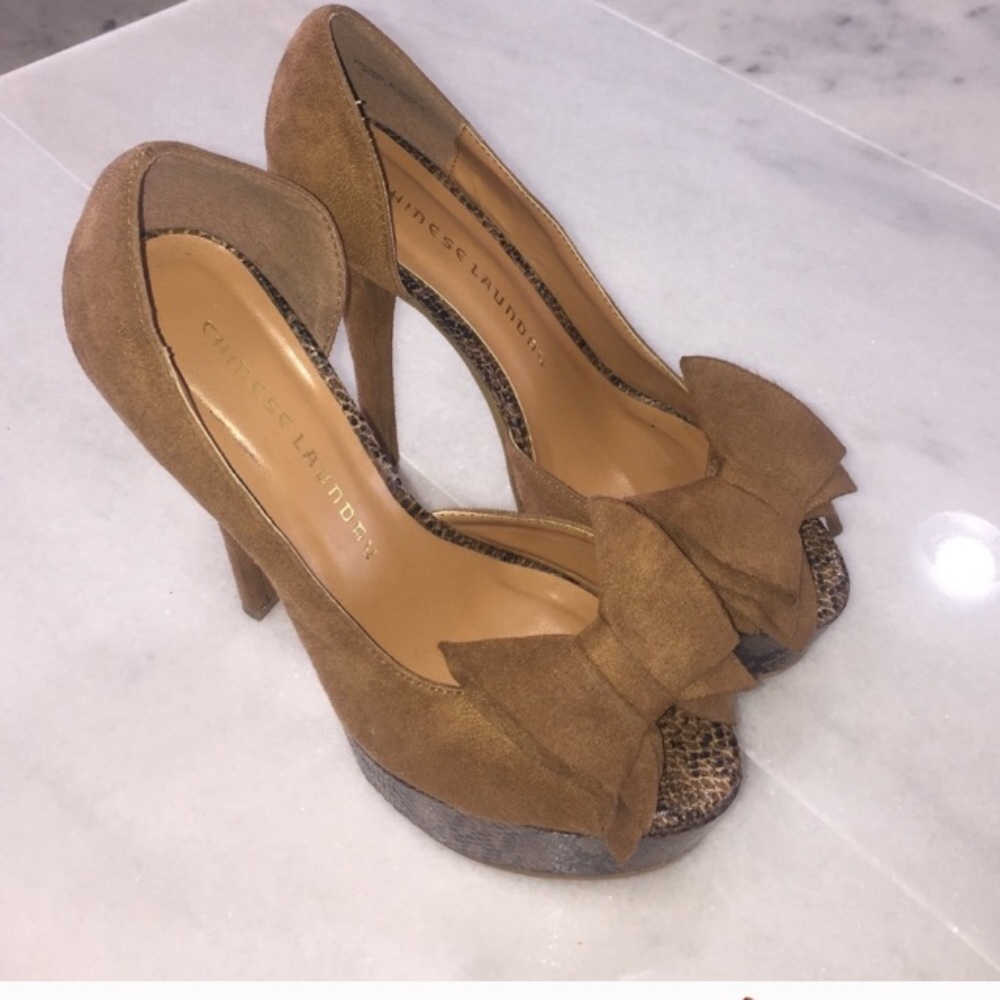 SOLDChinese Laundry platform heels