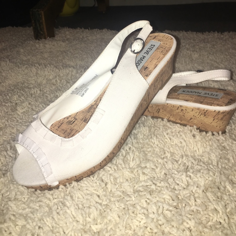 NWOT Steve Madden white 1 1/2 inch wedge