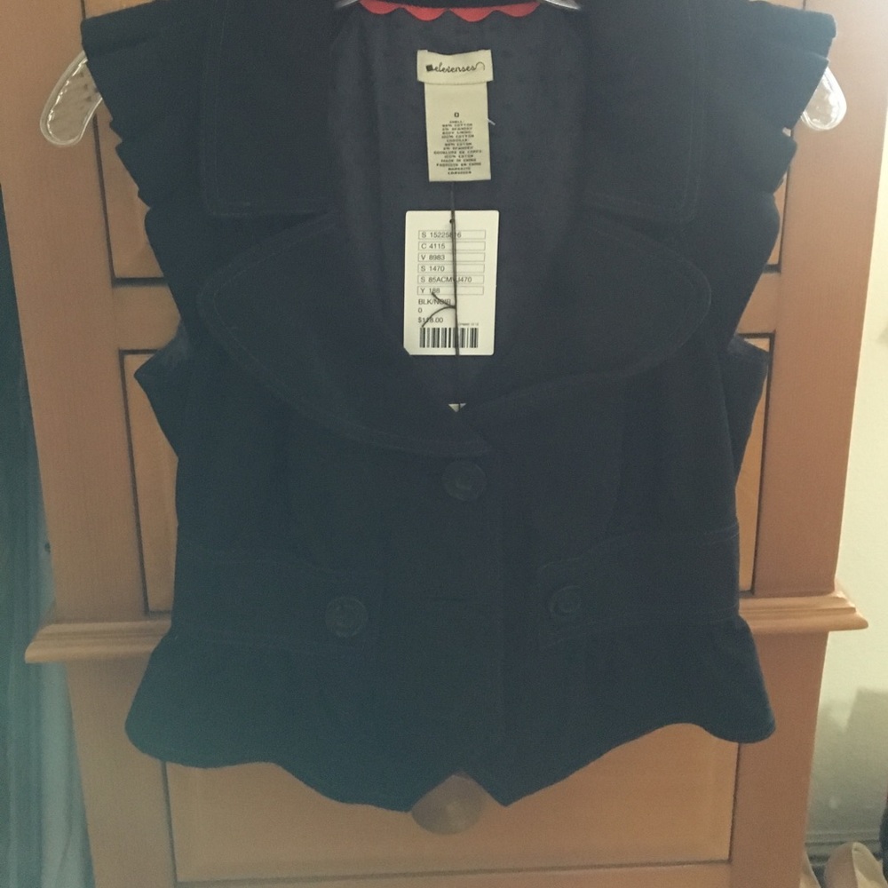 Button vest