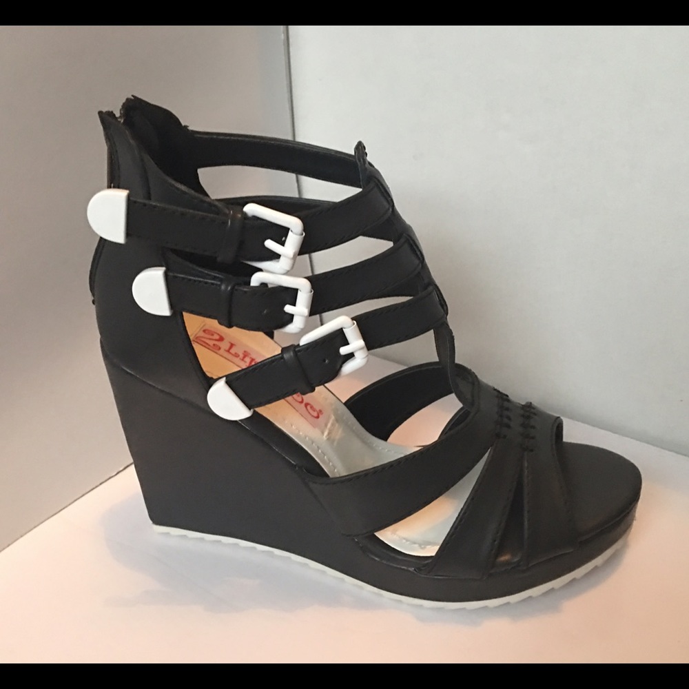 Brand new black & white tall Wedges sz 8