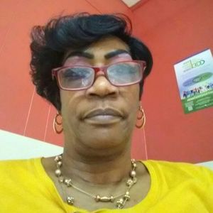 Meet your Posher, Junetta