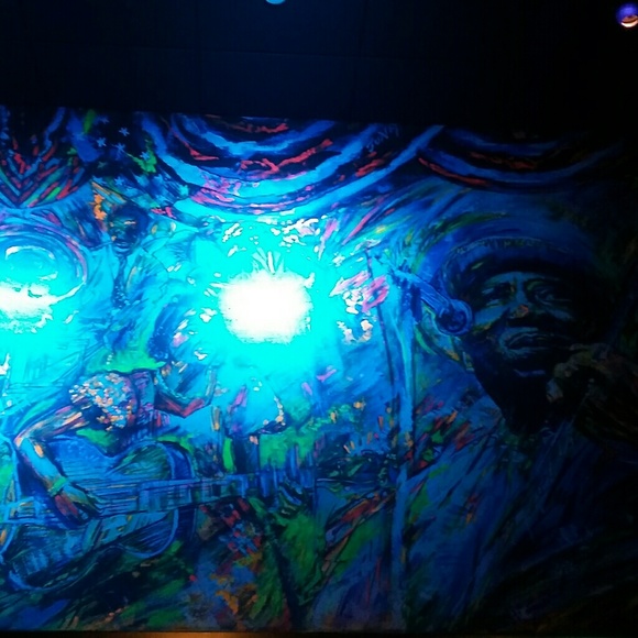 Meet your Posher, Derringer - Picture 4 of 4