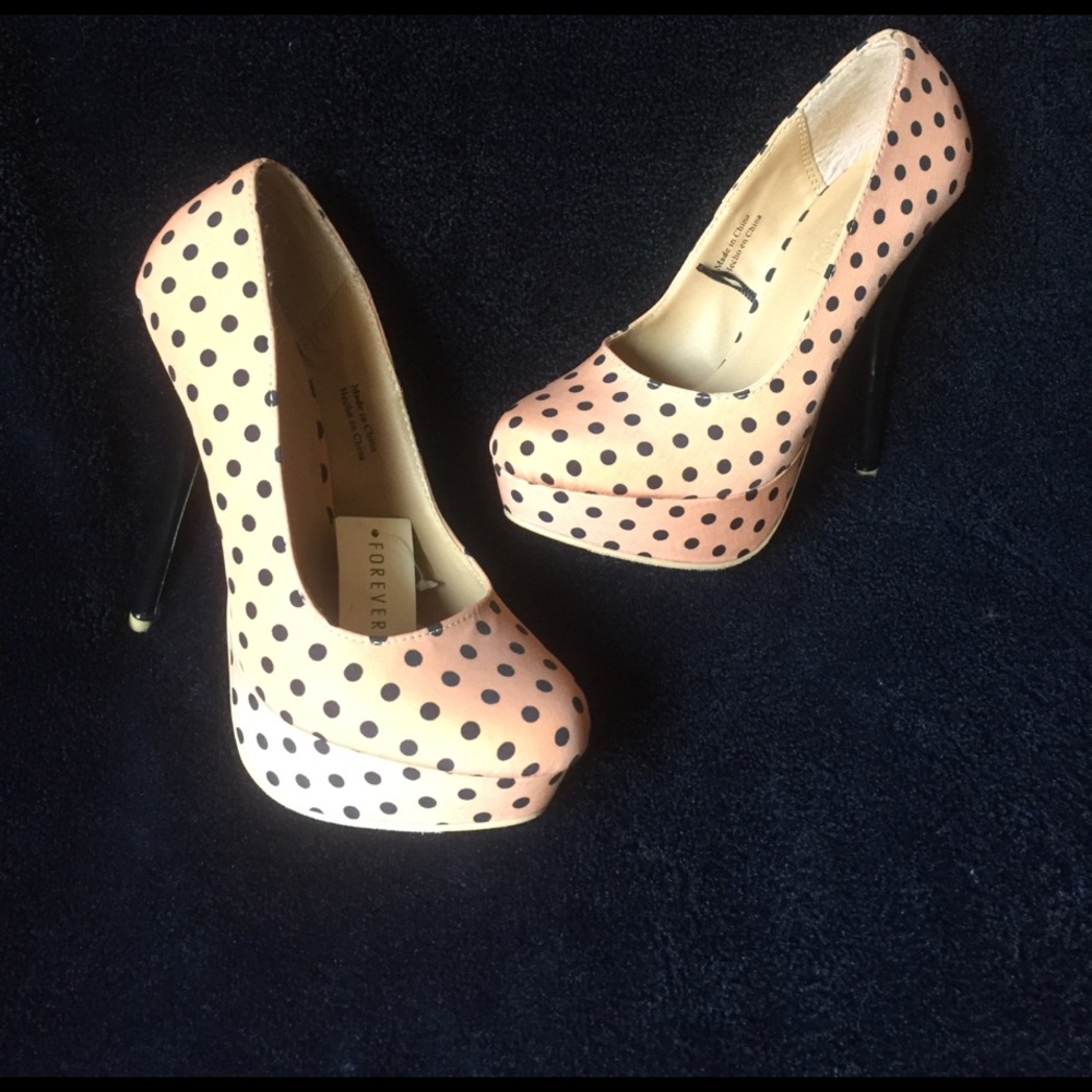 Polka dot heels--brand new