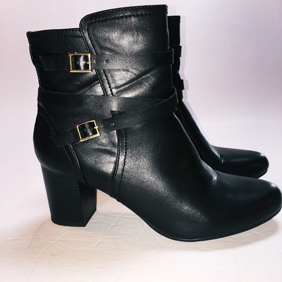 Liz Claiborne Shoes - Liz Claiborne black boots