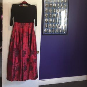 Gorgeous wine colored dress with Mid sleeves