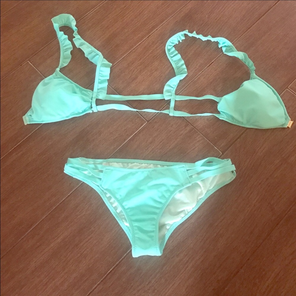 VS ruffle swim top