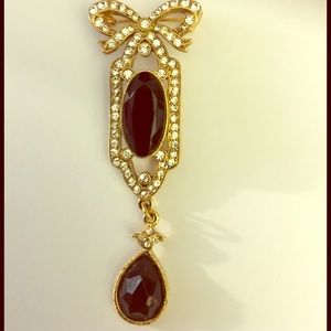 Beautiful Vintage Victorian Crystal Brooch