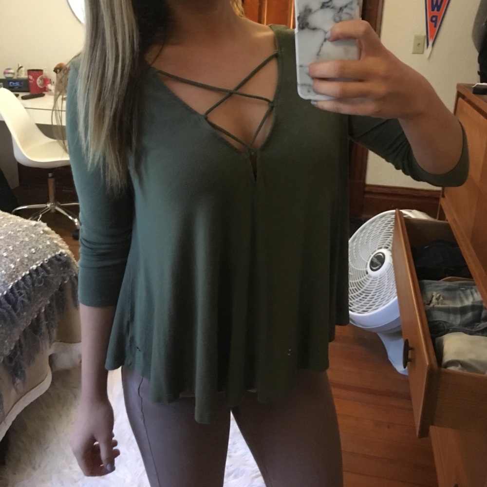 A.E. 🦅 criss cross top