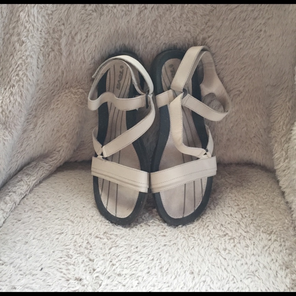 Leather TEVA sandals size 10