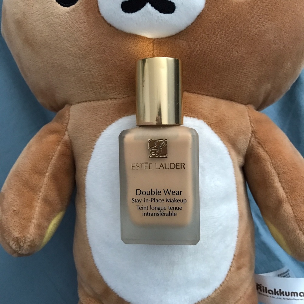 Estée Lauder Double Wear in 2W2