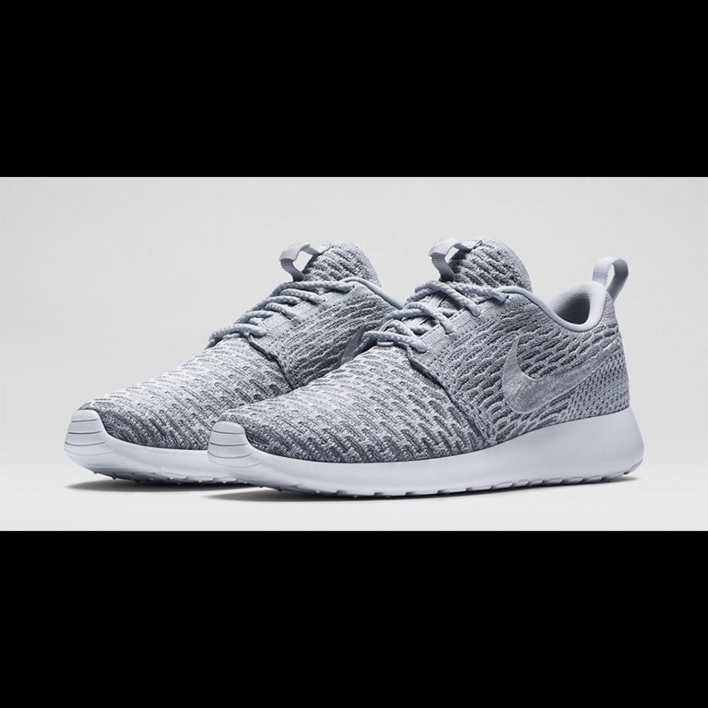 NIKE ROSHE FLYKNIT