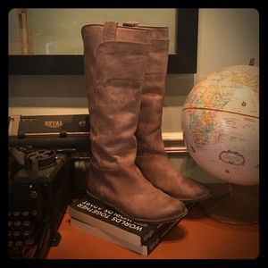 Frye boots, size 9 only worn a handful of times:)