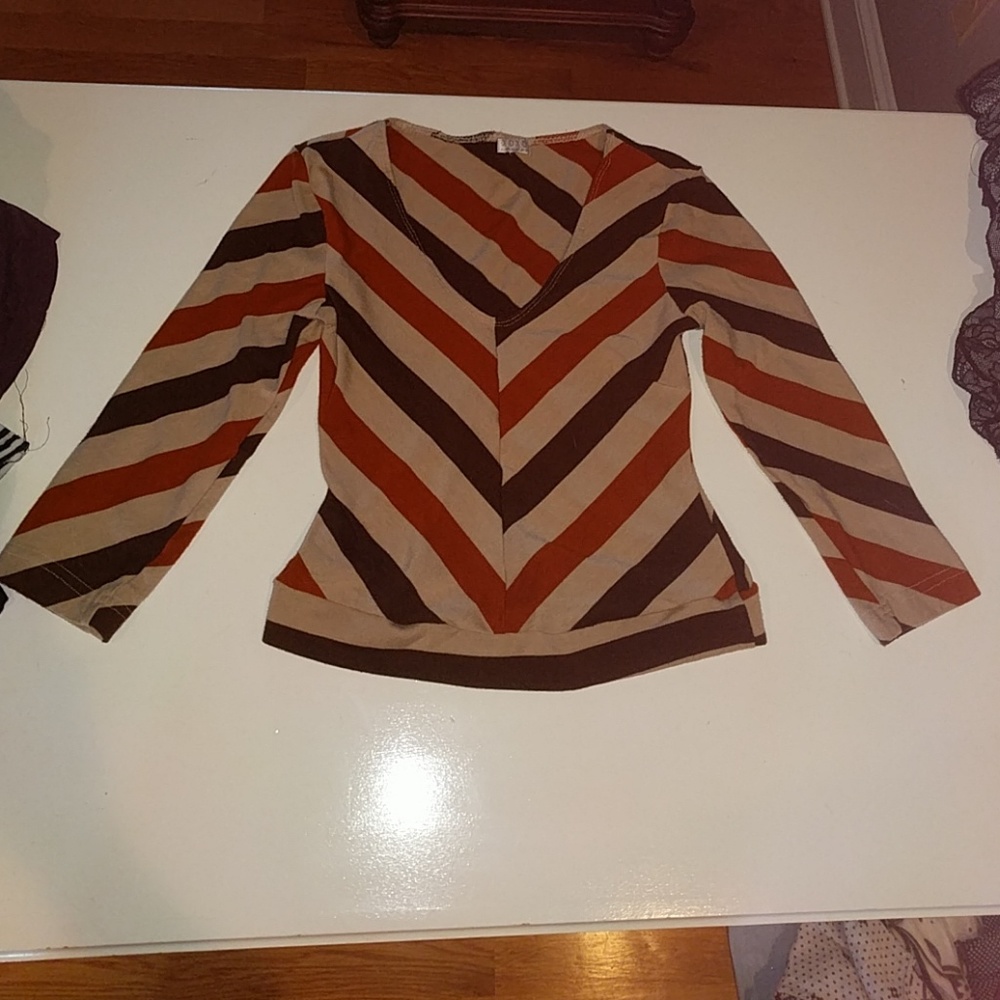 Mid length sleeve shirt