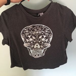 Cropped skull shirt