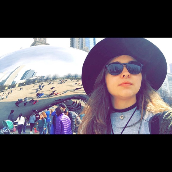 Meet your Posher, Olivia - Picture 1 of 1