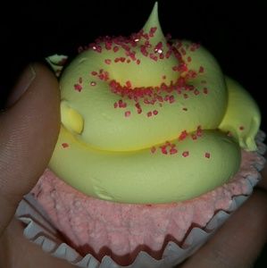 PINK LEMONADE Cupcake Bathbomb