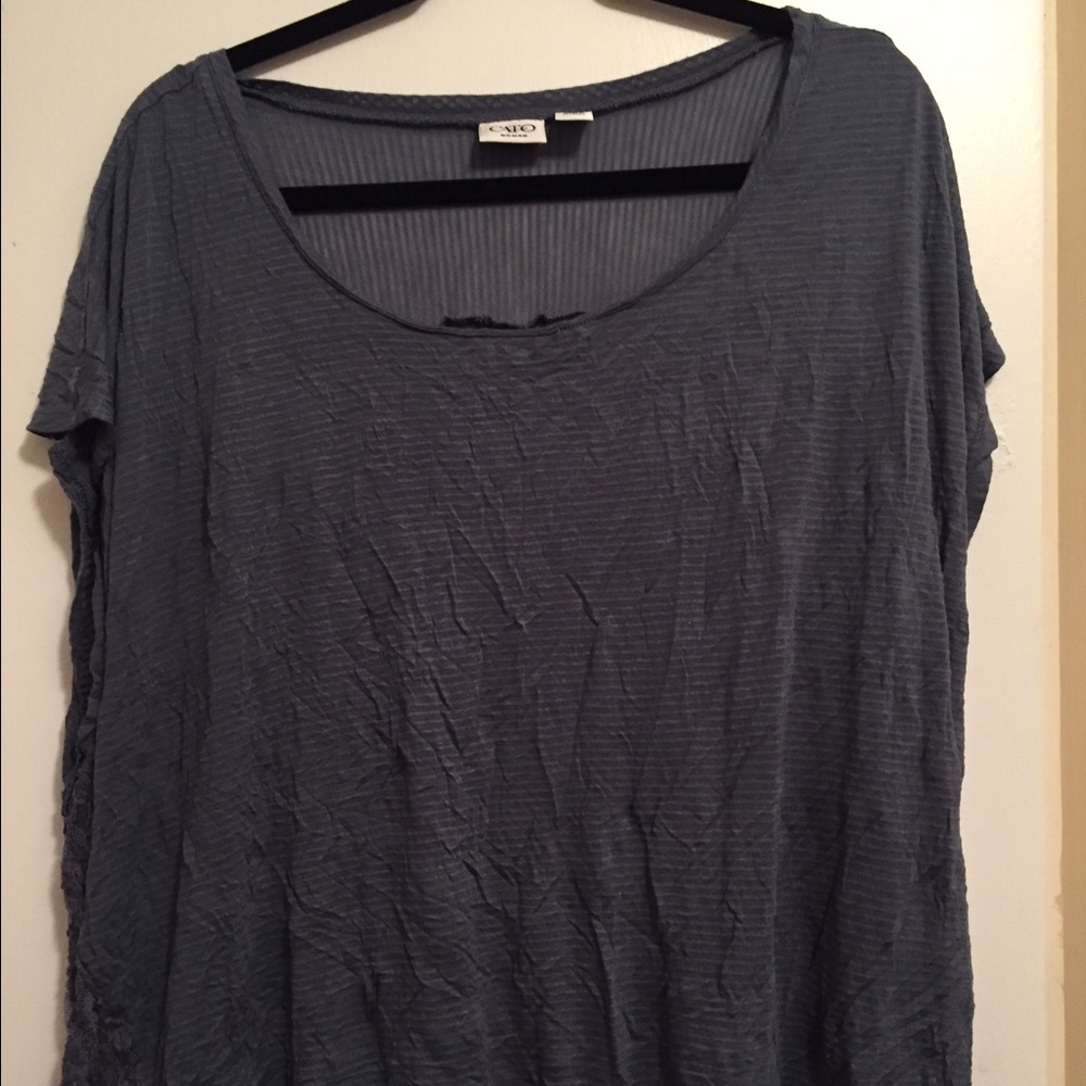 Cato Tee with lace detail