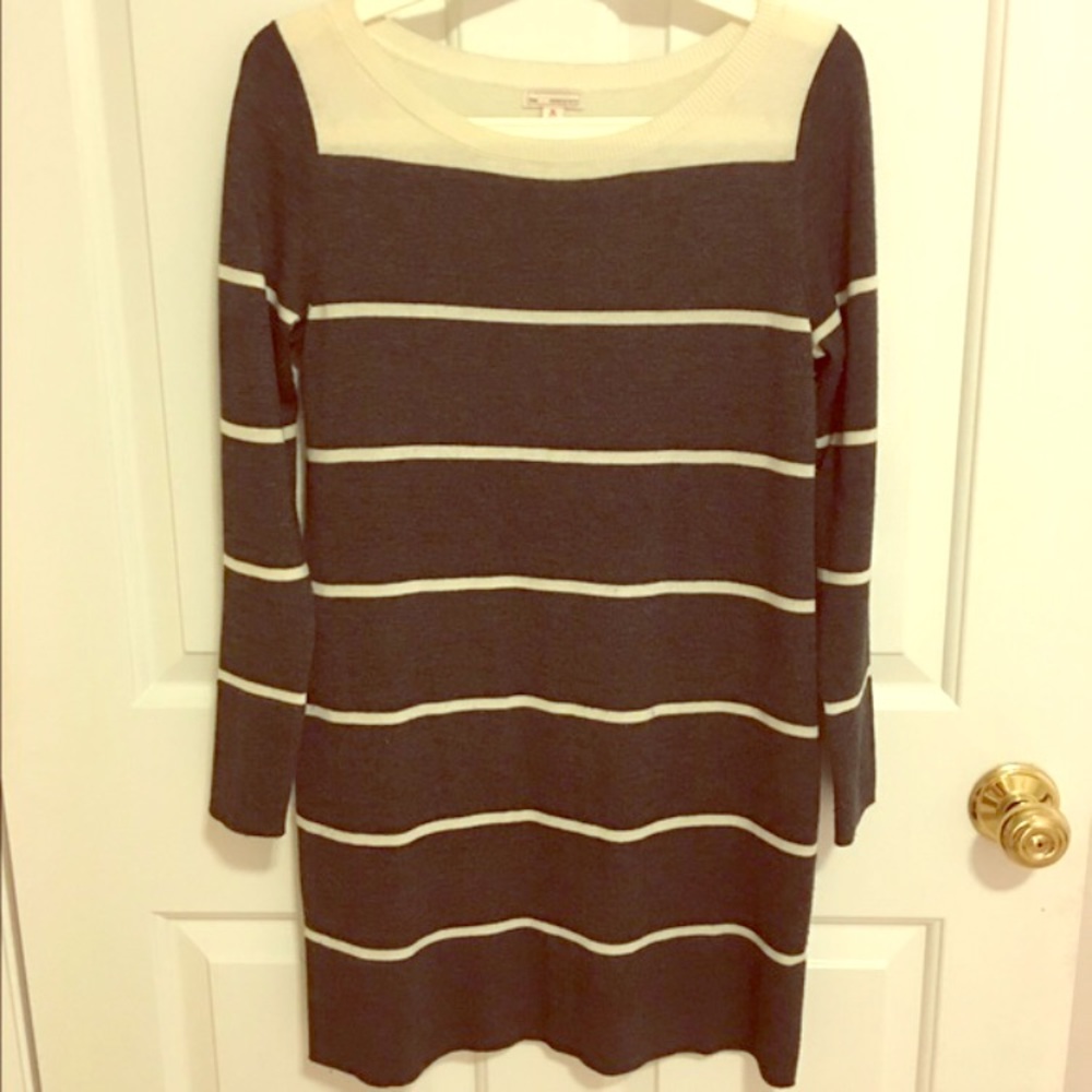 Sale!! Gap maternity sweater