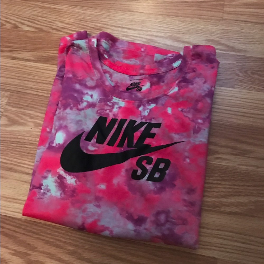 Nike tee