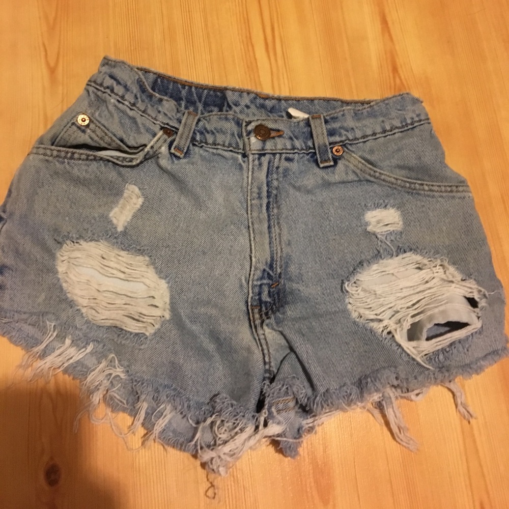LEVI JEAN SHORTS PERFECT CONDITION