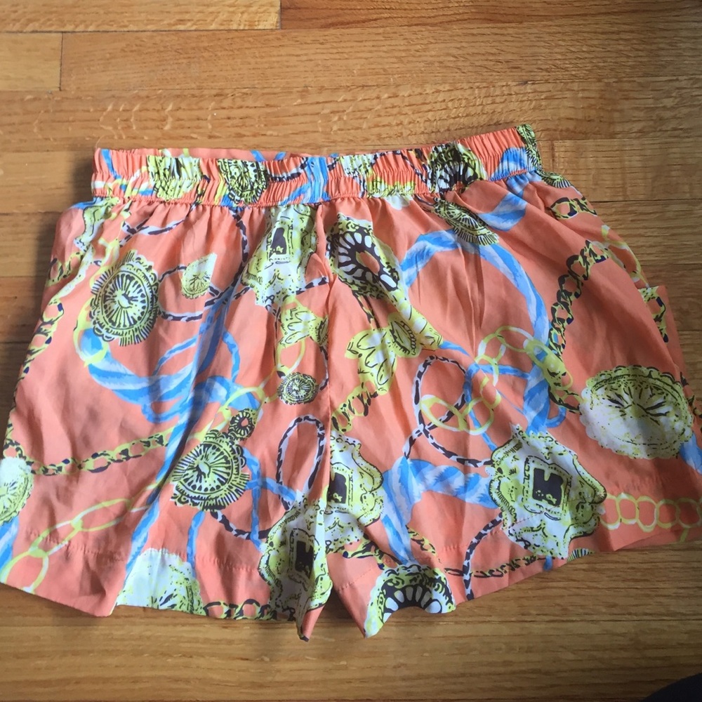 Patterned Shorts - Picture 2 of 3