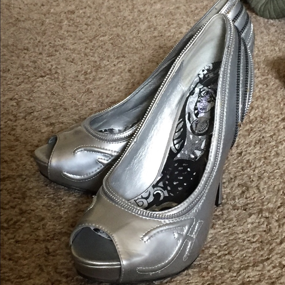 Ed Hardy Silver/Grey Peep Toe Heels