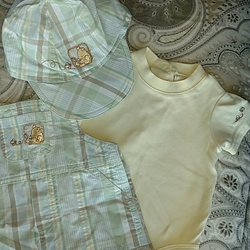 Disney mint condition 3 piece Pooh set