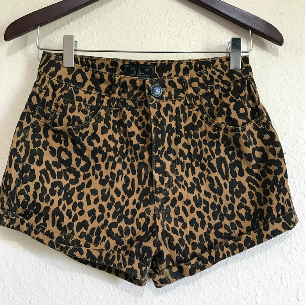 🌺Cute Cheeta Print highwaisted shorts in Medium🌺