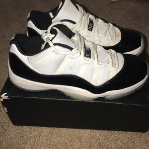 Used Retro Jordan 11 Low Concords