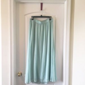 "Like NEW" Turquoise Chiffon Maxi Skirt.💕