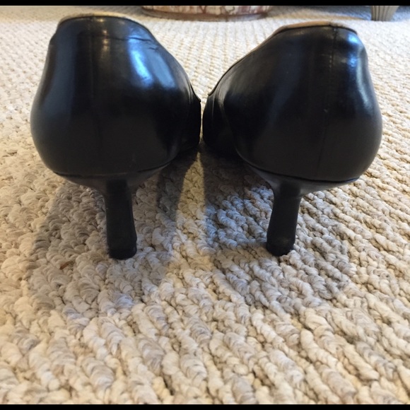 CHANEL kitten heels - Picture 2 of 4