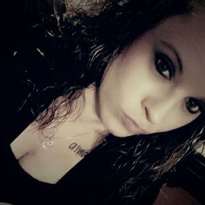 Meet your Posher, Alicia