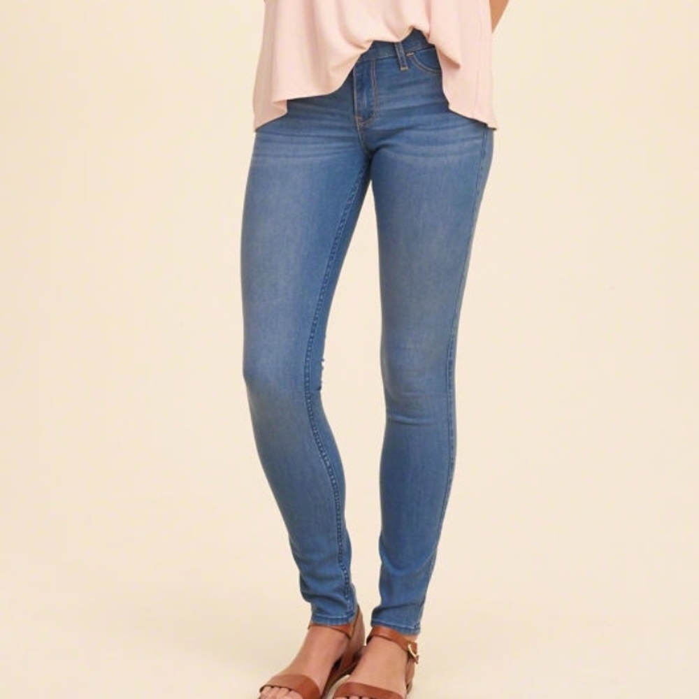Medium Wash Blue Hollister Jeans