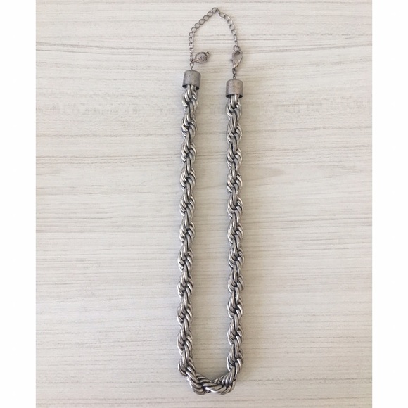 Heavy Vintage Necklace - Picture 2 of 3