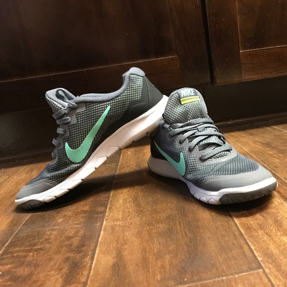 🔥🔥Nike Teal Flex Experience Rn4 Size 7🔥🔥