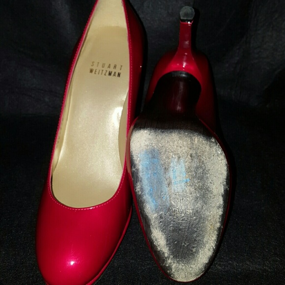 Stuart Weitzman
Candy Apple Red Platswoon Pump - Picture 4 of 5