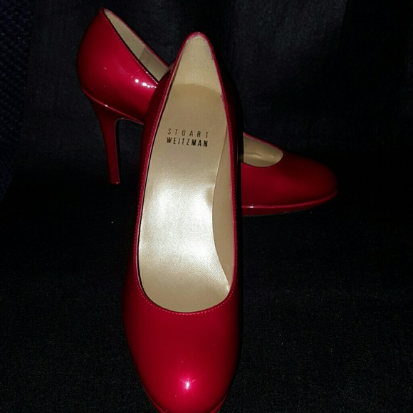 Stuart Weitzman
Candy Apple Red Platswoon Pump - Picture 5 of 5