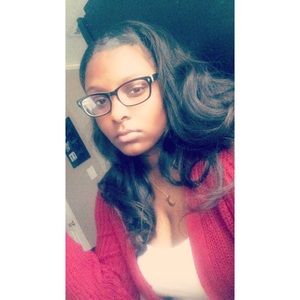 Meet your Posher, Demetria